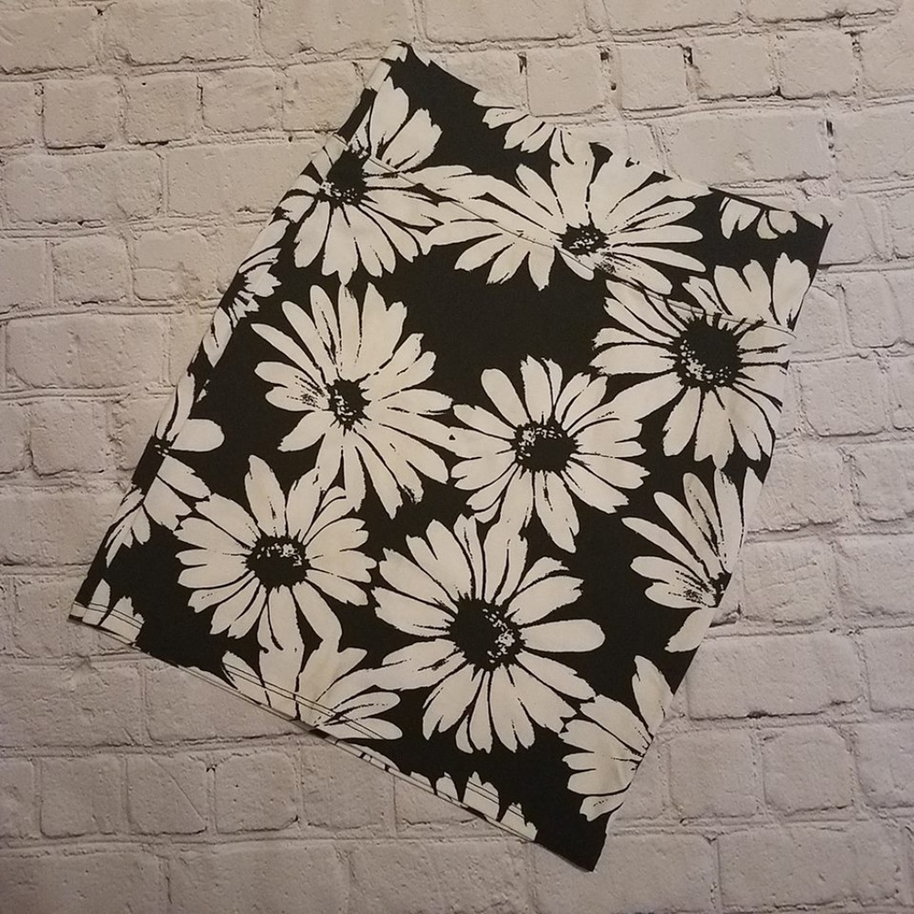 Forever 21 Daisy Mini Skirt